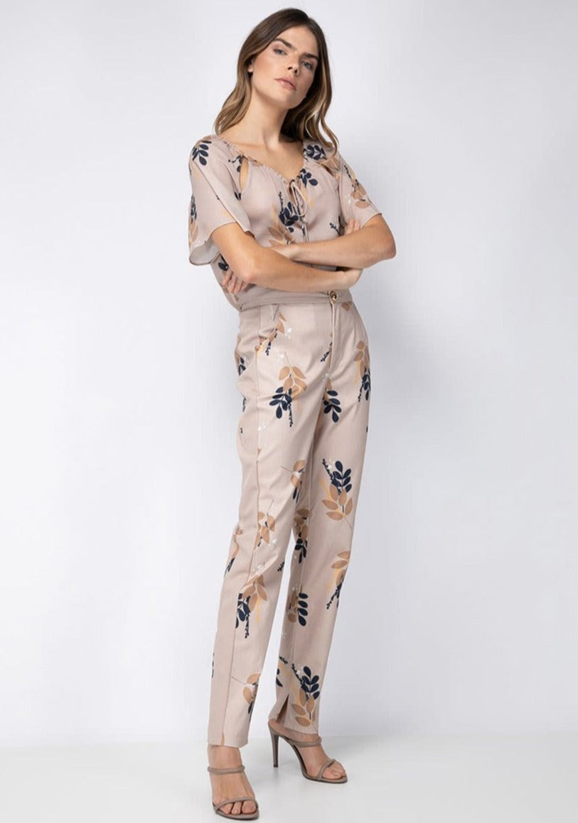 Pantalón skinny beige diseño