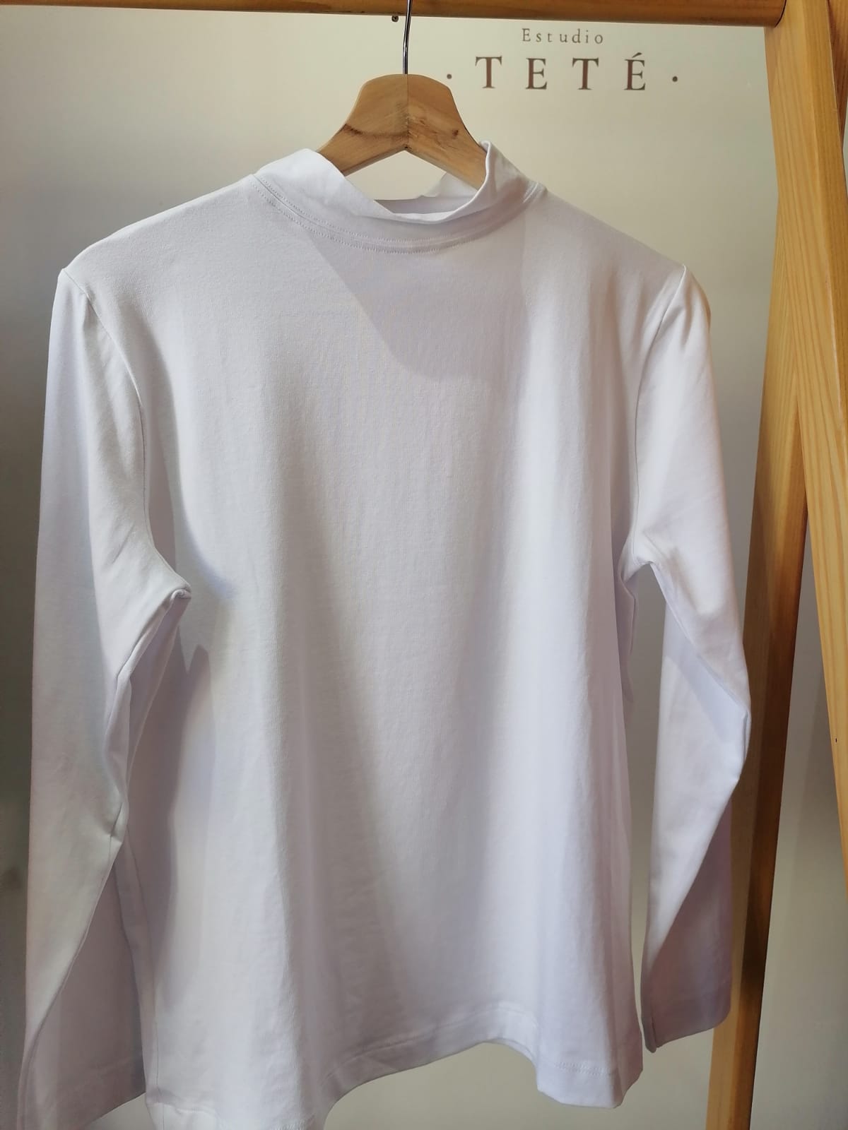 Teté basic invierno cuello alto color blanco